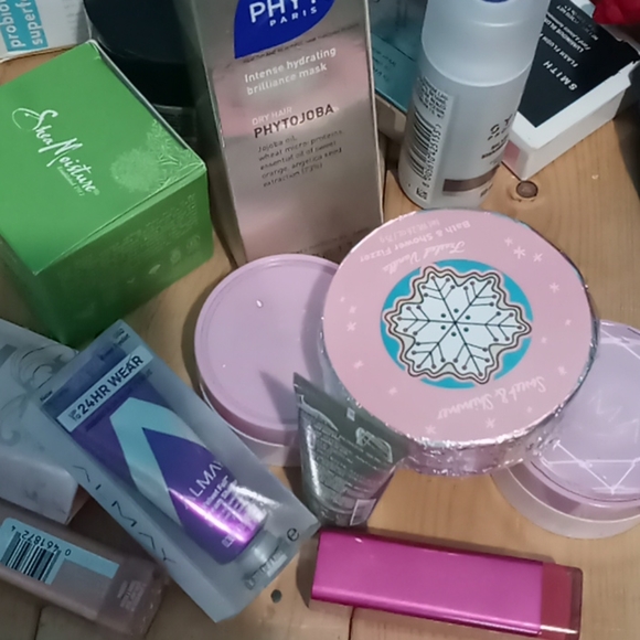 Makeup bag - Picture 2 of 2